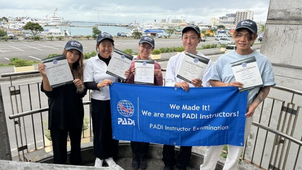 【2024年12月 石垣島】PADIインストラクター試験(IE)集合写真