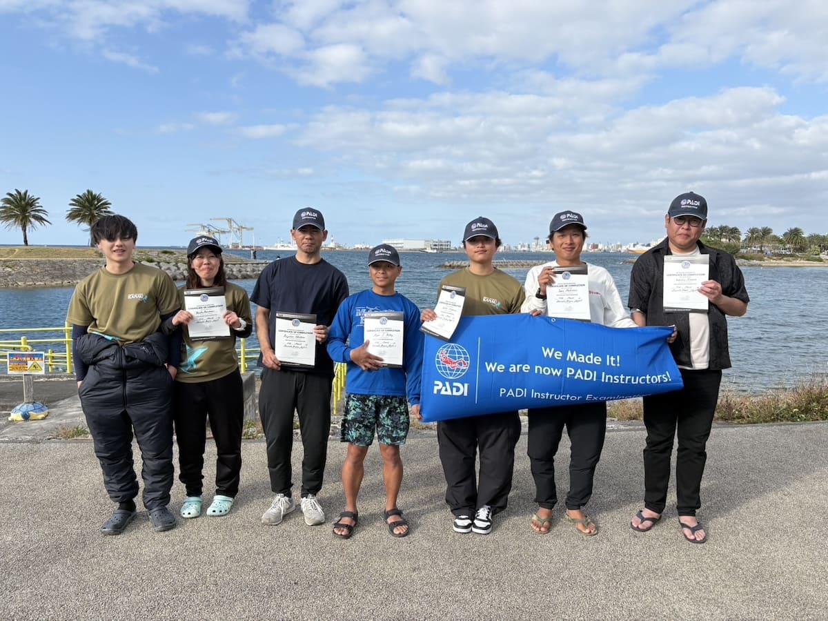 【2026年3月那覇うみそら公園】PADIインストラクター試験集合写真