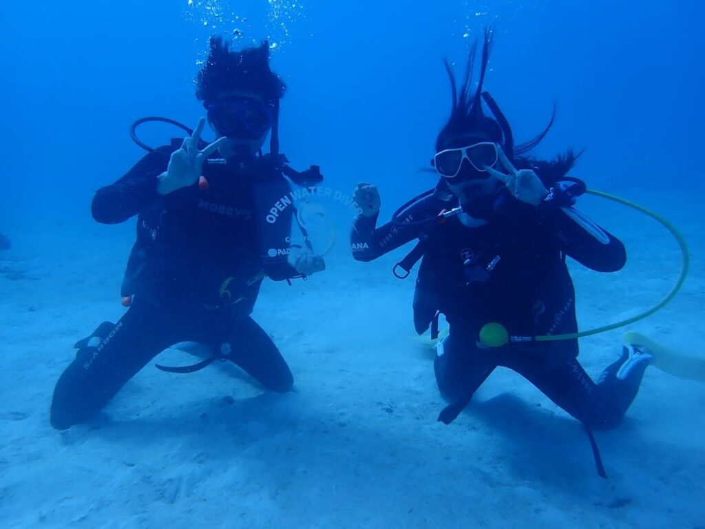 石垣島でダイビングライセンス取得|2025年12月講習レポートのカップルの写真