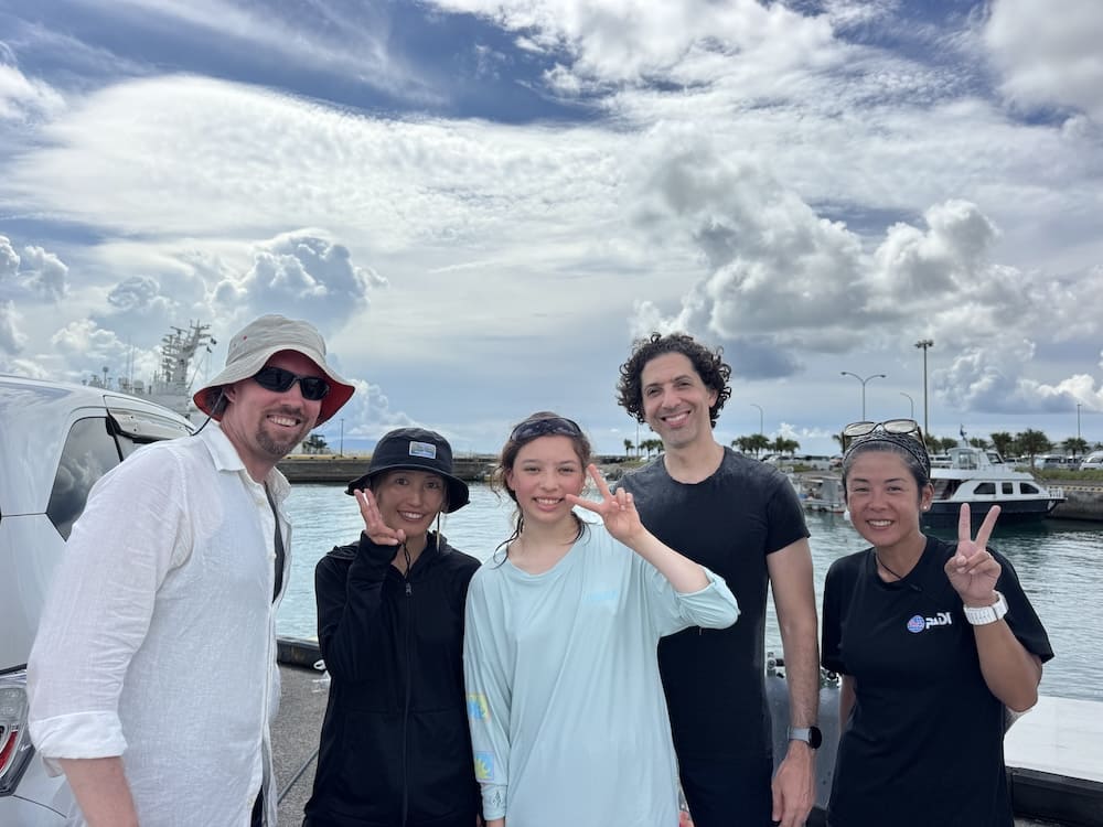 スタッフと皆さんと記念写真